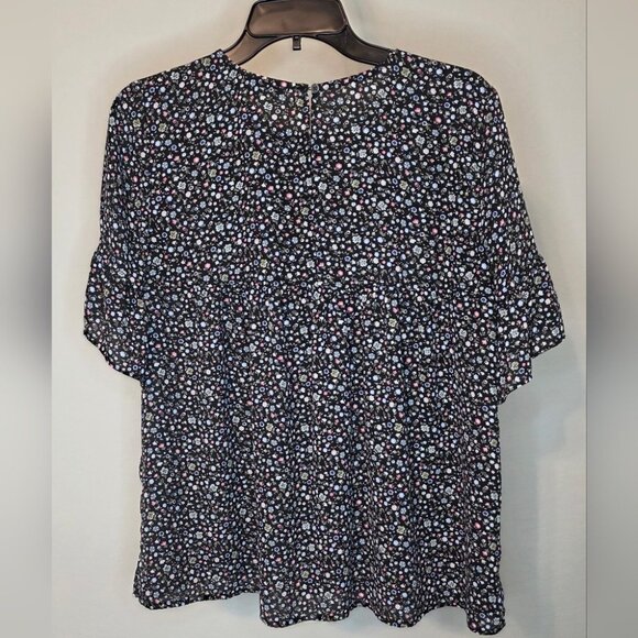 LOFT Black Ditsy Floral Blouse Flutter Sleeves Keyhole Button Back Closure Small - Picture 2 of 8